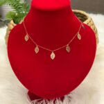 ✨18K GOLD LEAF NECKLACE (18inches)✨